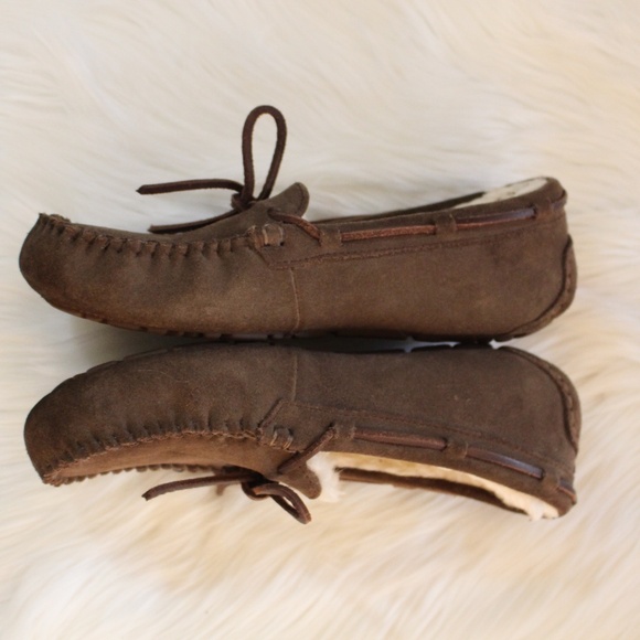 UGG, Dakota slippers moccasin - Picture 6 of 9